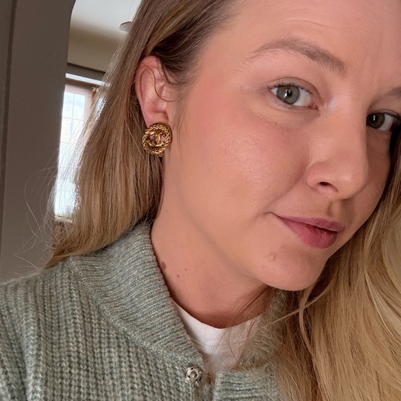 Chanel Gold Interlocking Clip Earrings - Picture 7 of 7